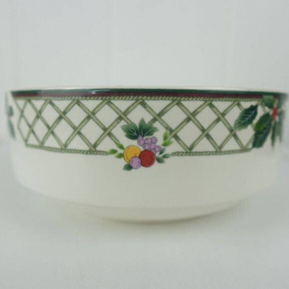 Mikasa Heritage Christmas Story Bowl Vintage 6.25" Across - Picture 5 of 7